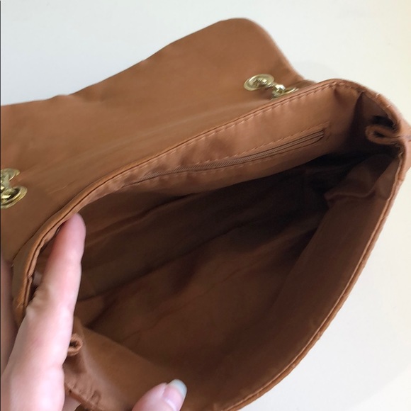 Cognac brown quilted bag, gold chain strap - Picture 3 of 4